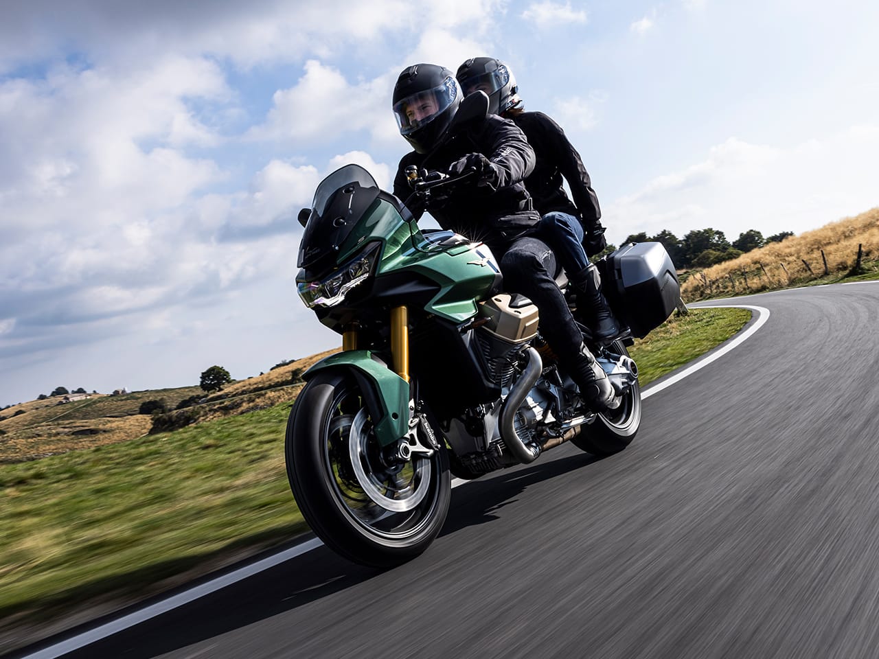 motoguzzi-v100-modellfoto.jpg